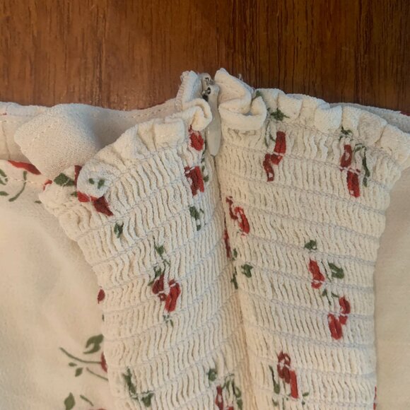 Chase Cherry Print Sweetheart Crepe Top in Cherry Pit, size 6 - Picture 10 of 11